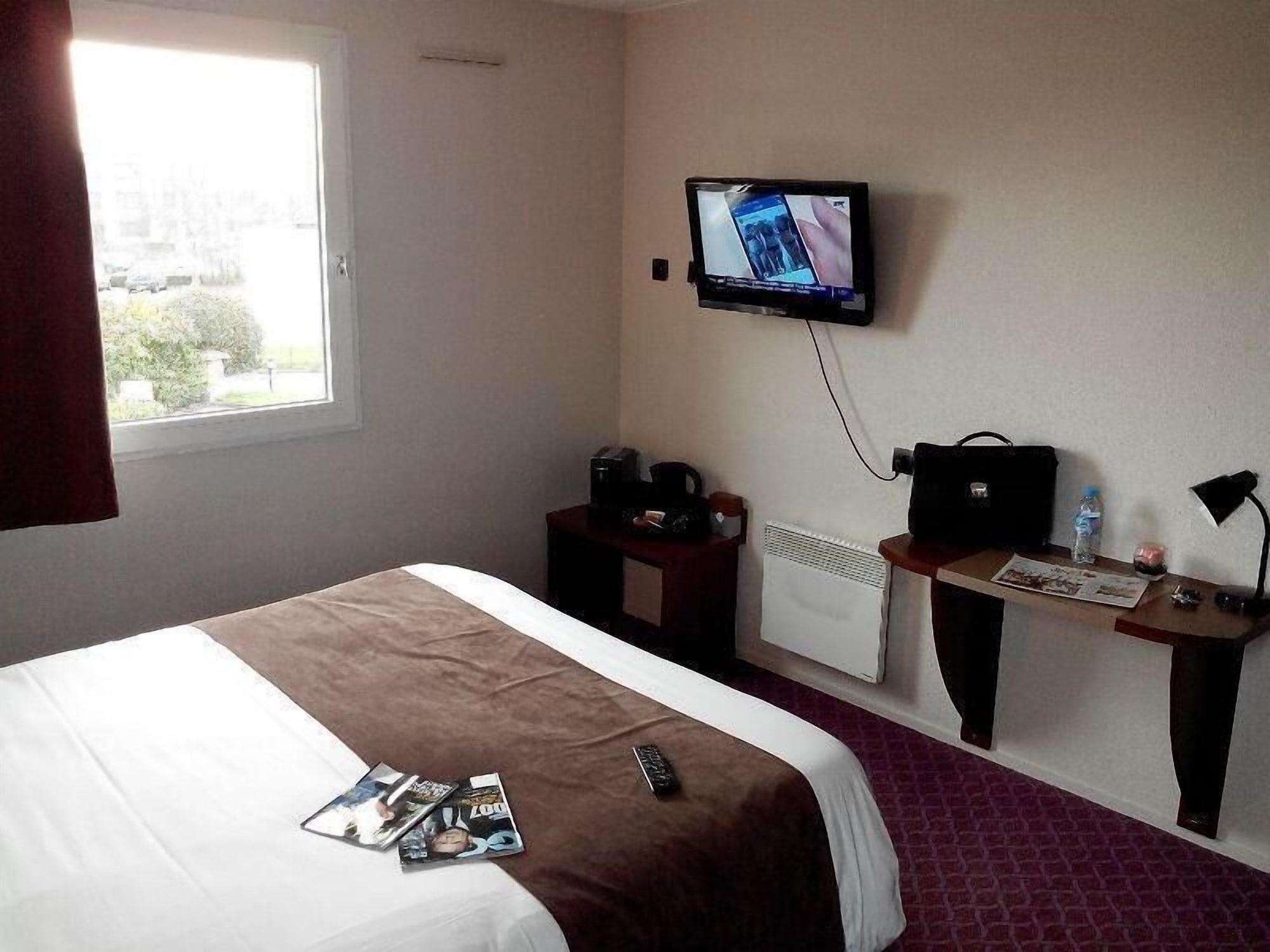 Brit Hotel Rennes Le Castel Luaran gambar