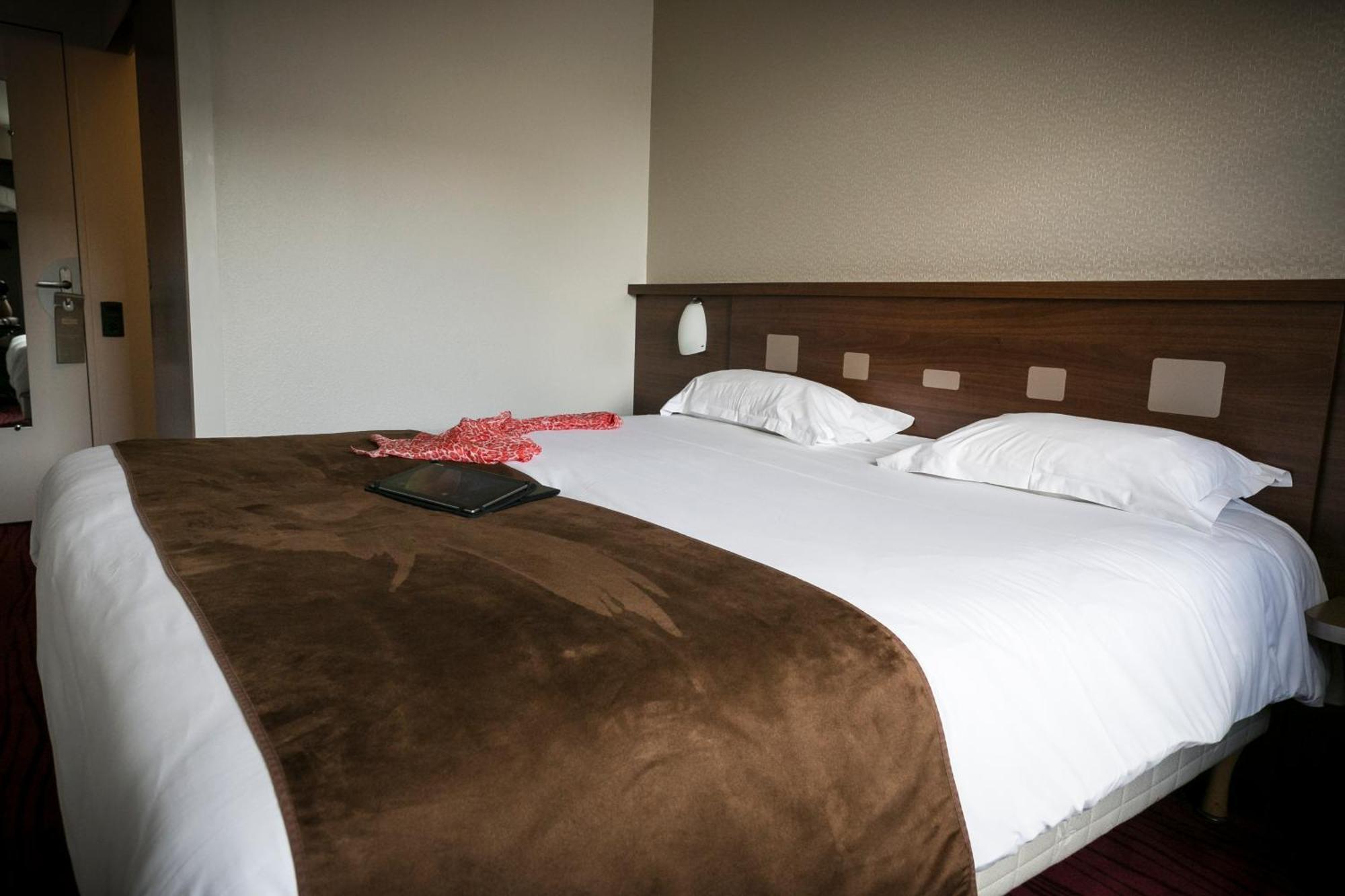 Brit Hotel Rennes Le Castel Luaran gambar