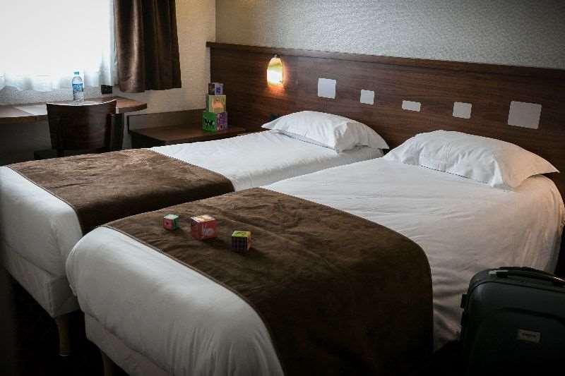 Brit Hotel Rennes Le Castel Bilik gambar