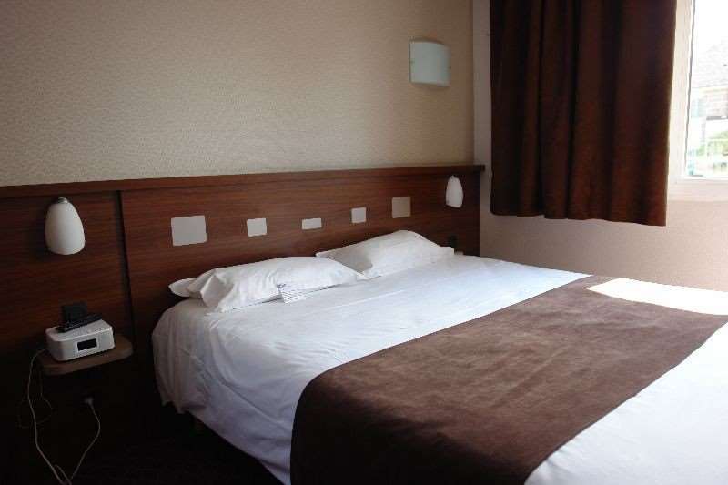 Brit Hotel Rennes Le Castel Bilik gambar